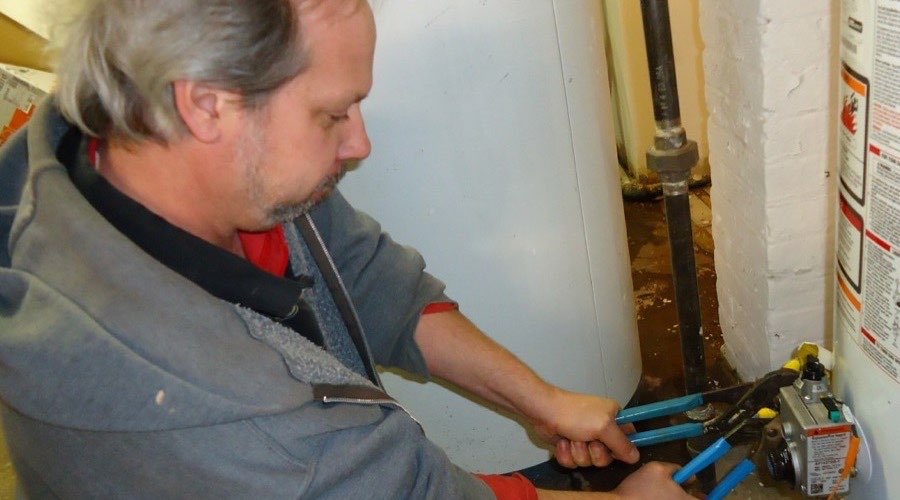 How to Choose a Plumber in Houston: License Check, Red Flags, and the Questions to Ask