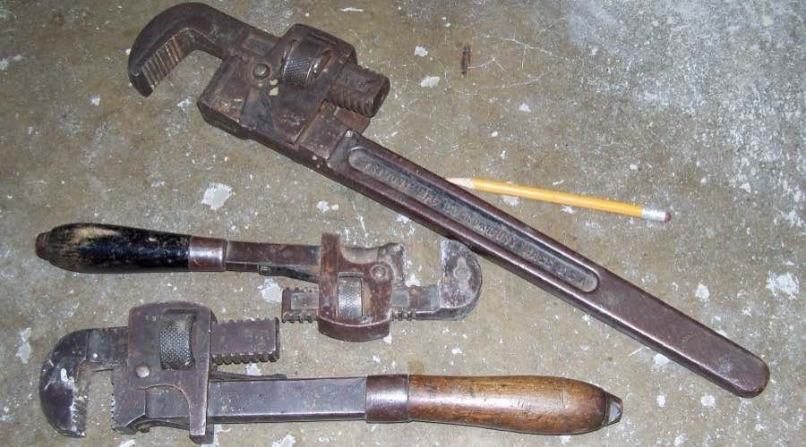 How Much Does a Plumber Cost in Houston? Service Fees, Hourly vs. Flat Rate, and Real Ranges